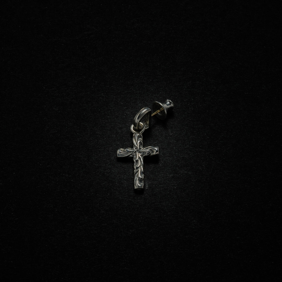Antidote buyers club ピアス iolom detaj Antidote BUYERS CLUB (アンチドート) Ornament Cross Earring(Silver