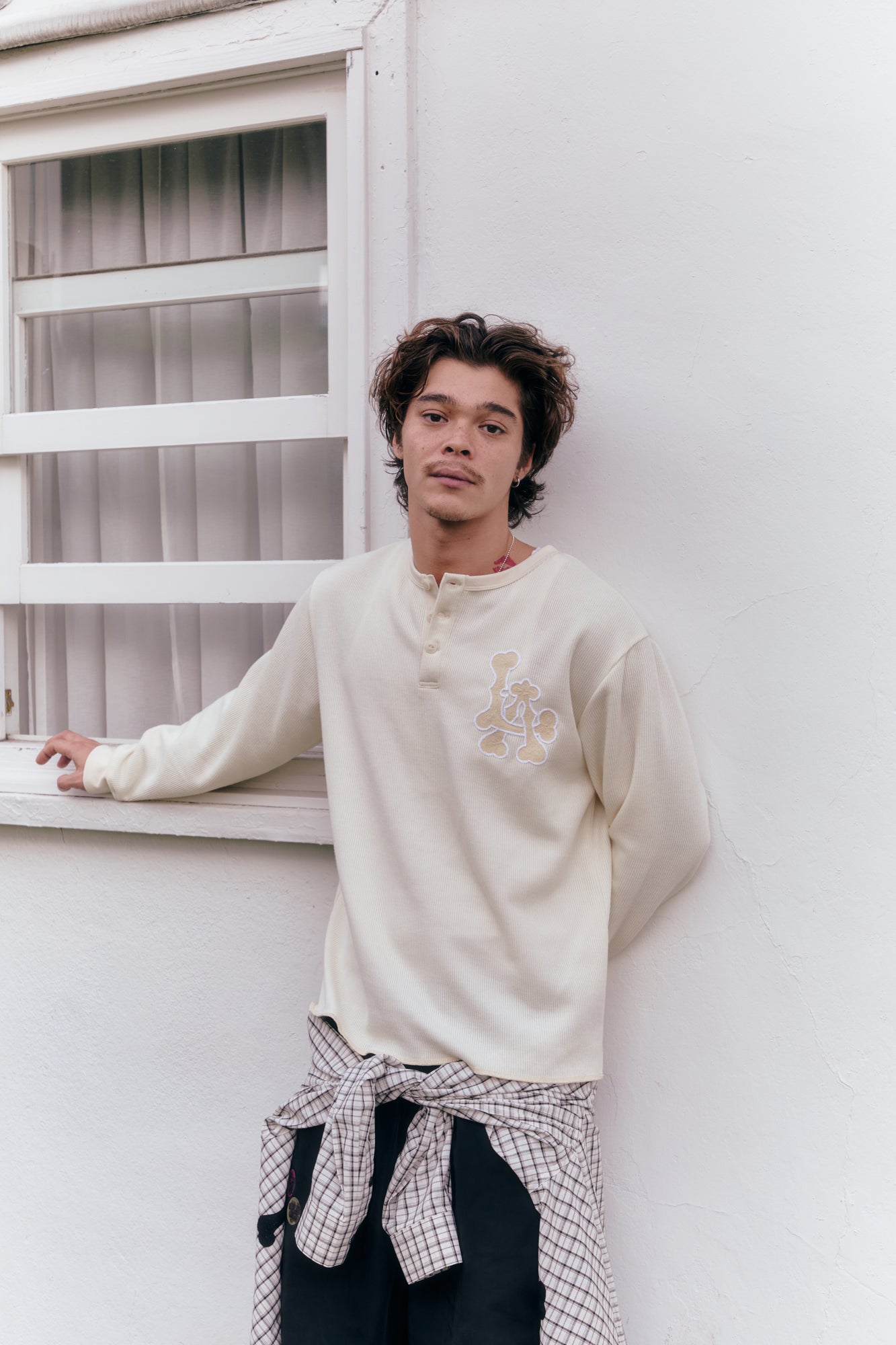 LA Henly Neck Long Sleeve