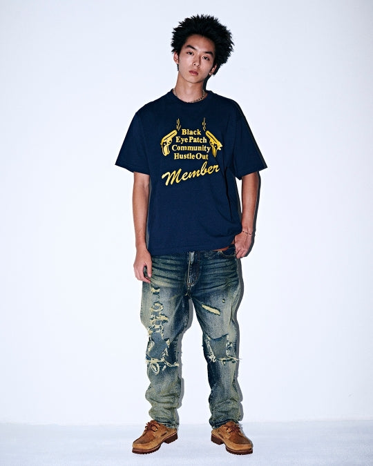 B EMBLEM DAMAGED SLIM JEANS