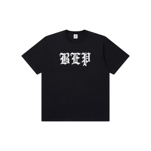 トップス BLACK EYE PATCH BLACKLETTER AIRBRUSH SHIT HAPPENS L/S TEE - Black Eye Patch (ブラックアイパッチ) - tops