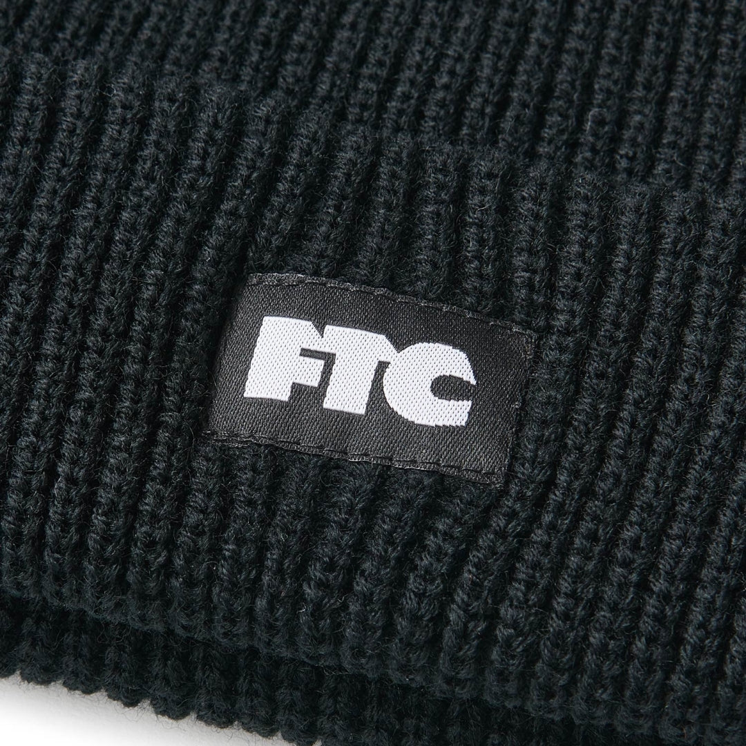 BOX LOGO BEANIE