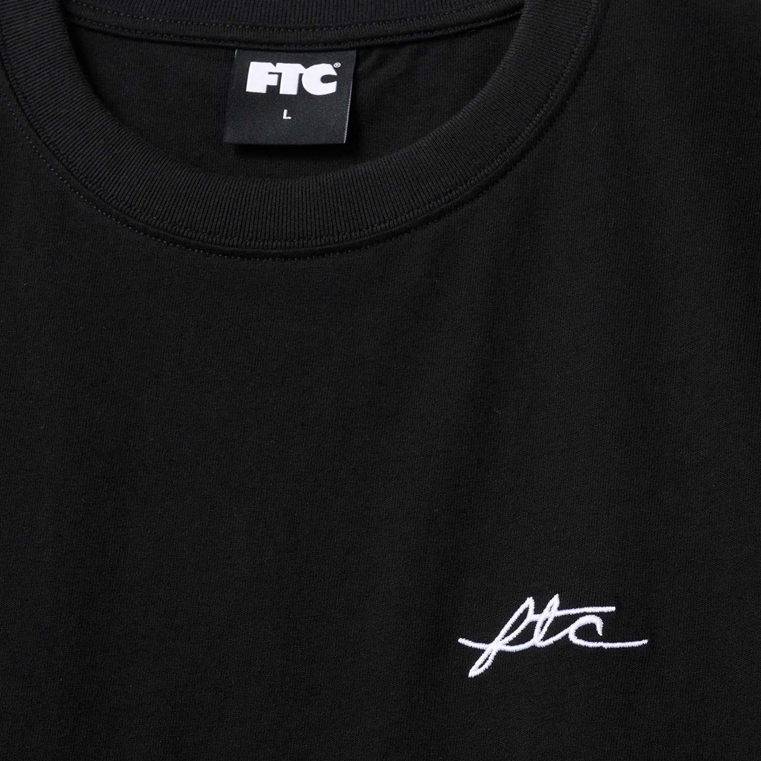 POOL SIDE TEE