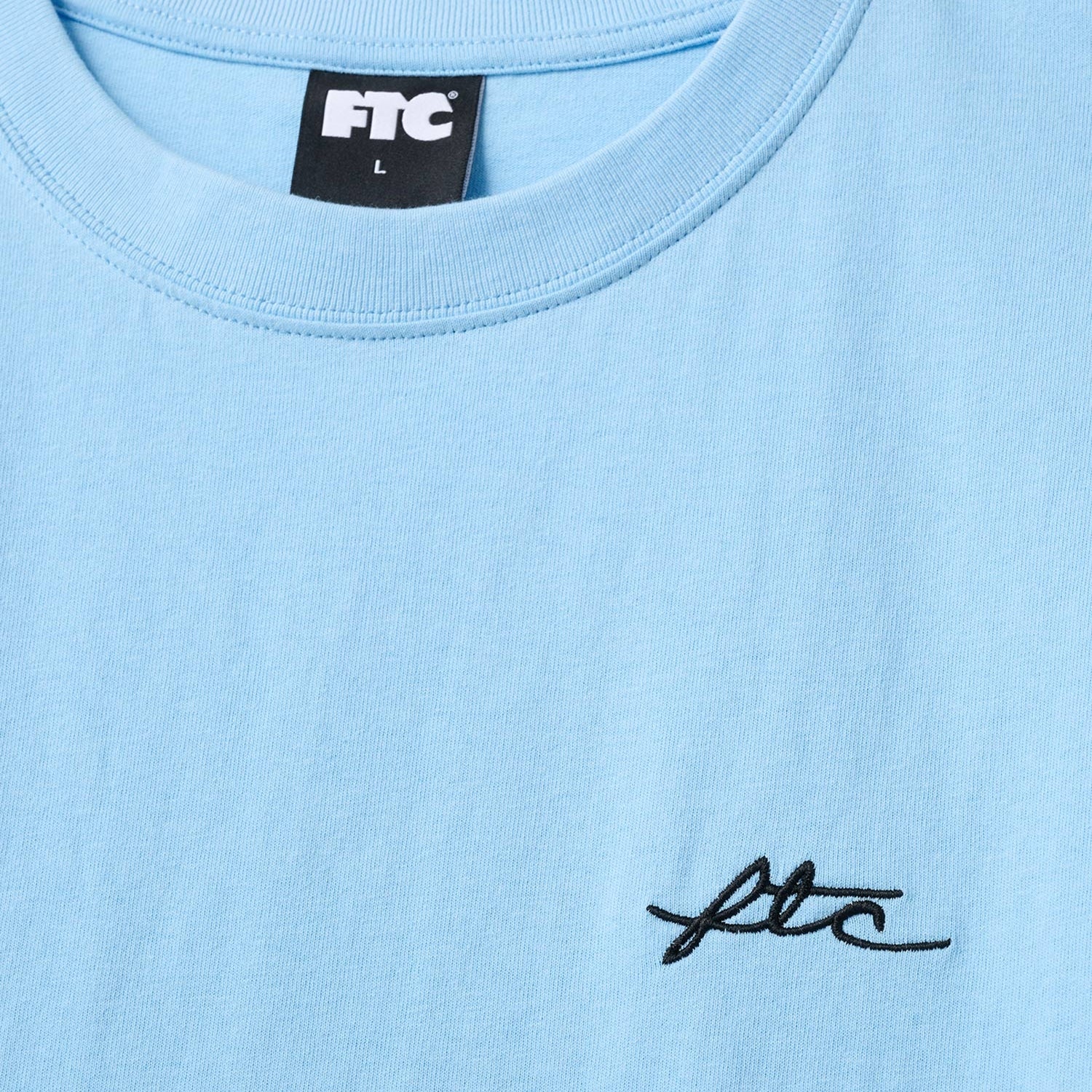 POOL SIDE TEE