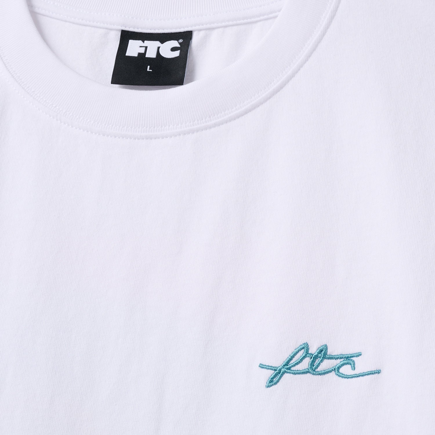 POOL SIDE TEE