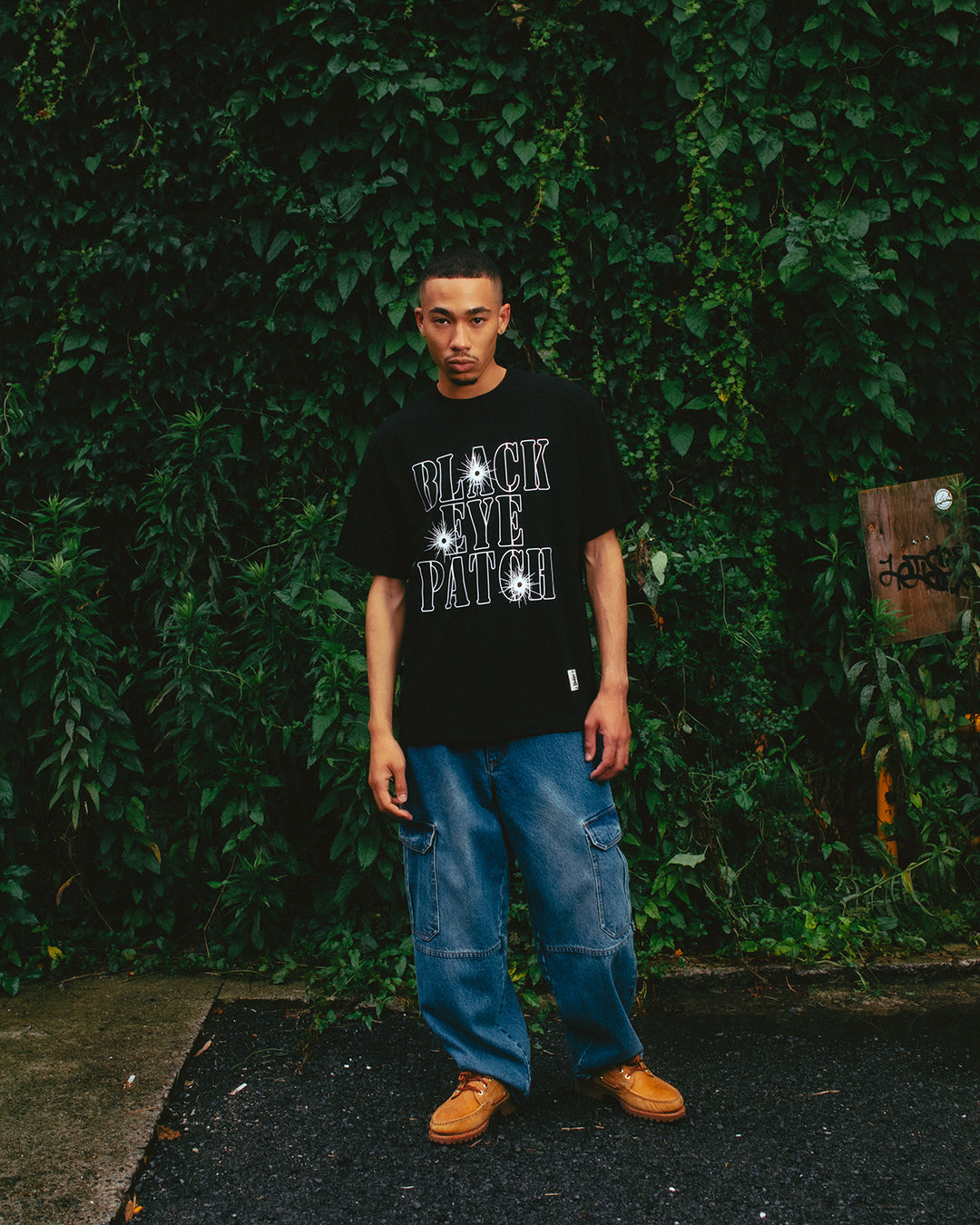 GUNSHOT STENCIL LOGO TEE