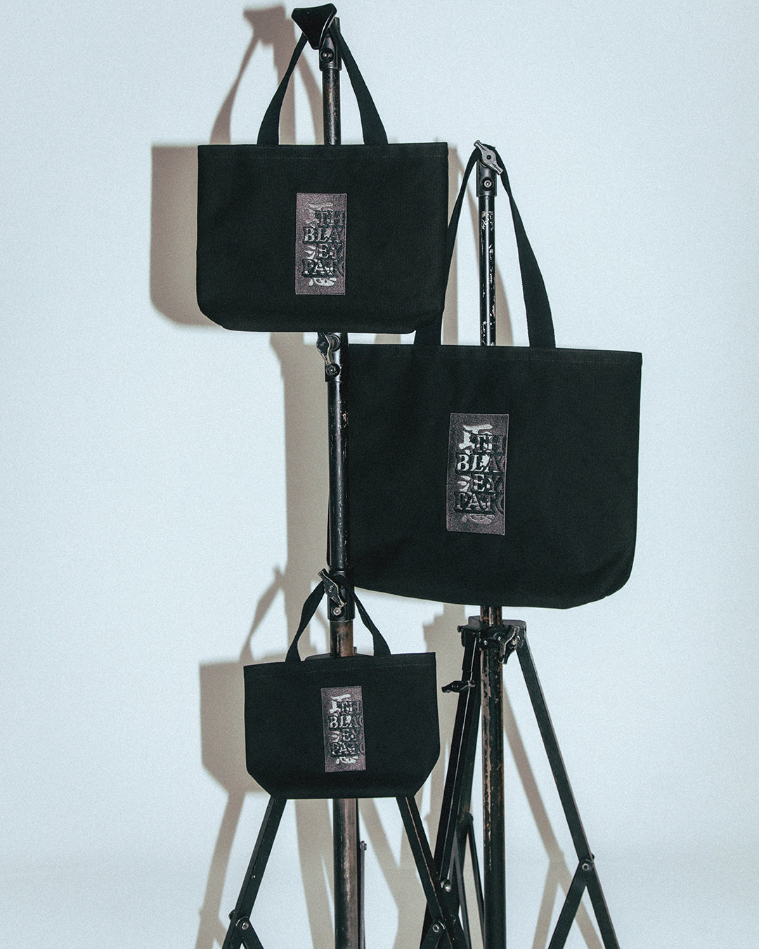 HWC LABEL TOTE BAG MEDIUM