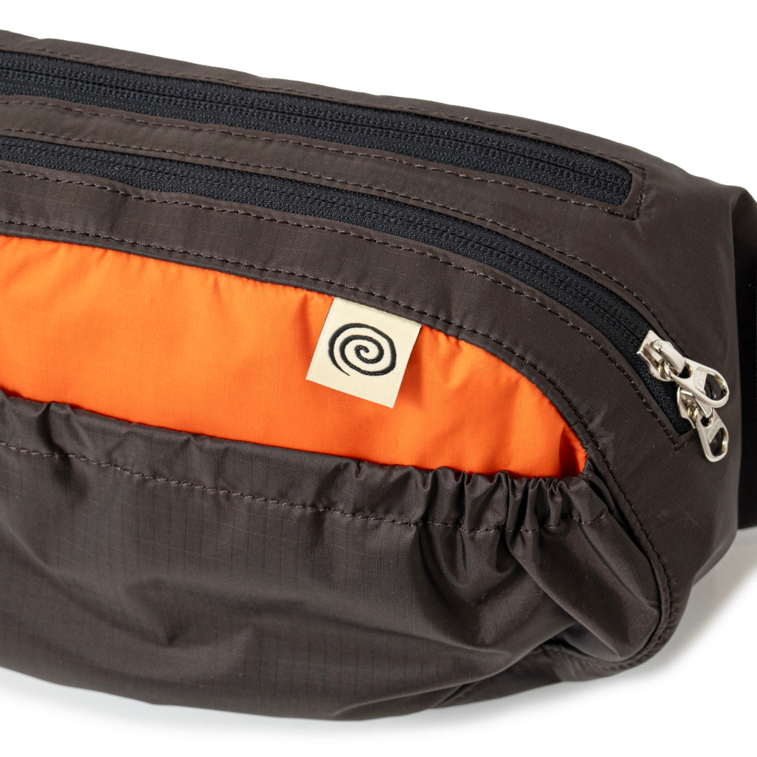 SOL Nylon Two-tone Waist Bag BROWN ブラウン SOL / soonerorlater Nylon Two-tone Waist Bag (BROWN) ソル/スーナー