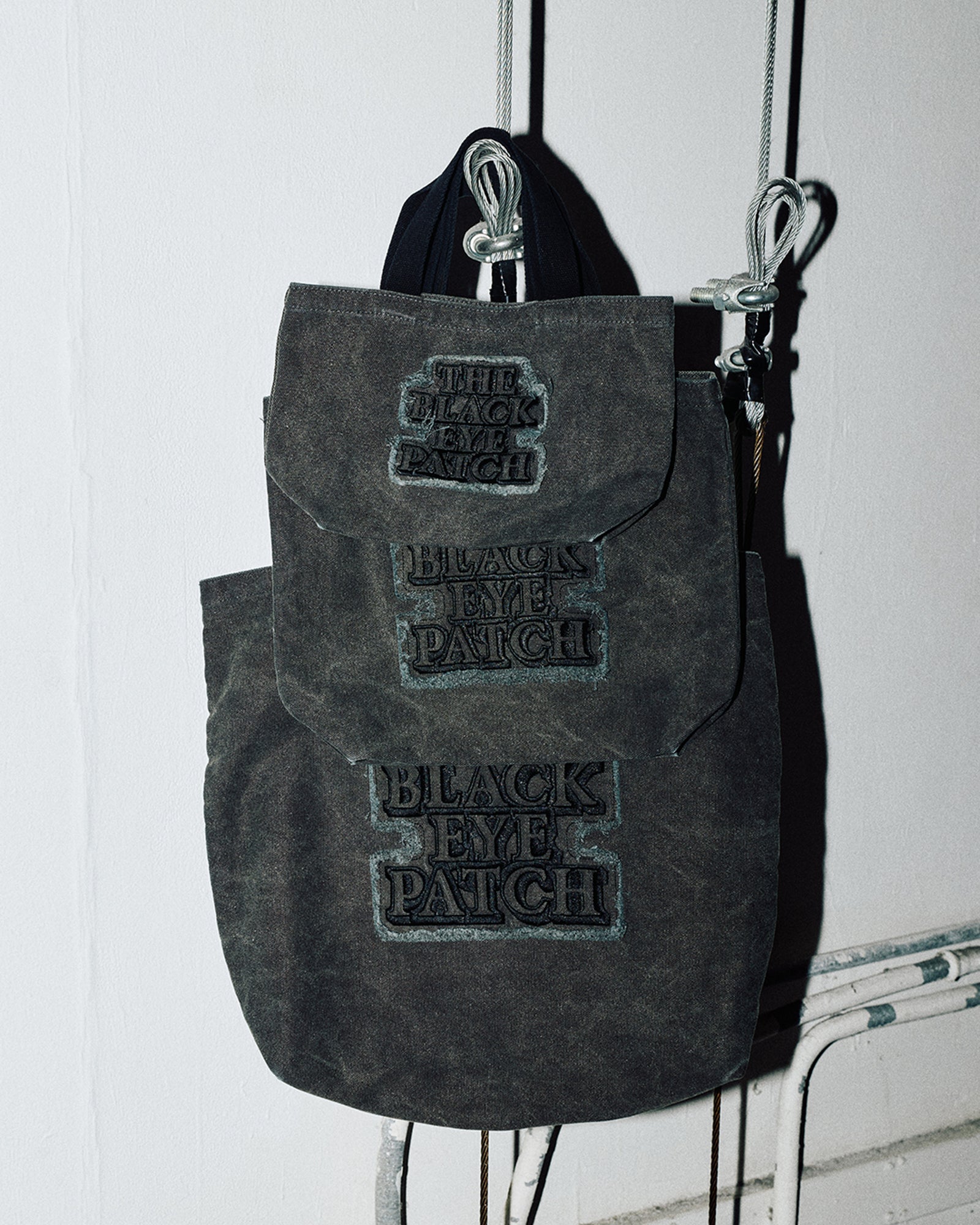 OG LABEL APPLIQUÉ MEDIUM TOTE
